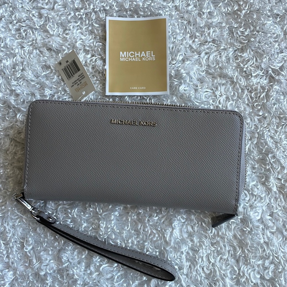 Last Chance: NWT Michael Kors wallet